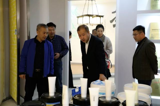 總工會領(lǐng)導蒞臨乾港